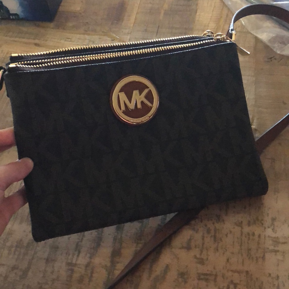 MK cross body purse BRAND NEW without tags